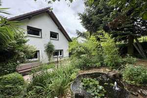 Verborgener Schatz mit großem Garten -  Ihr neues Zuhause wartet auf frische Ideen!