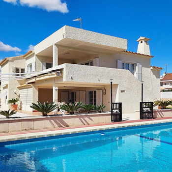 Chalet in Canet Den Berenguer