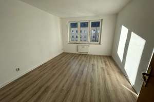 Sonnige 3 Zimmer Wohnung mit Balkon & Tageslichtbad in Chemnitzer Zentrum sofort frei – Reitbahnstraße 49, 9111 Zentrum, Chemnitz – Vorschaubild 1