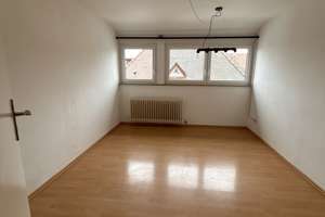 Helle 4-Zimmer DG-Wohnung mit Balkon im Zentrum von Heilbronn inkl. Hobbyraum mit  WC – Die vollständige Adresse der Immobilie erhältst du vom Anbieter., 74080 Böckingen, Heilbronn – Vorschaubild 5