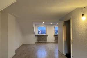 Großzügige 4,5-Zimmer-Dachgeschosswohnung mit modernem Wohnambiente in zentraler Lage von Bottrop – Birkenstraße 7, 46242 Fuhlenbrock, Bottrop – Vorschaubild 6