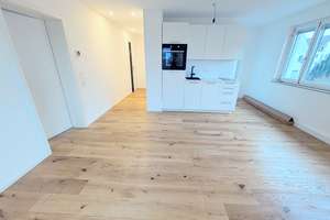 Soeben modernisierte 2-Zimmerwohnung mit Einbauküche in Kaltental