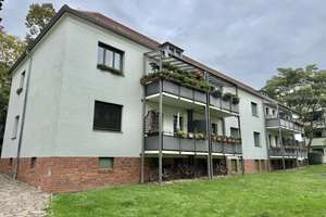 **ATTRAKTIVES MEHRFAMILIENHAUS IN BESTER LAGE - solide Kapitalanlage mit Wertsteigerungspotenzial** – Kirschbergstraße 43a+b, 4159 Möckern, Leipzig – Vorschaubild 2