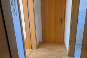 Ruhige Dachgeschoßwohnung mit Stellplatz und Küche – 39106 Alte Neustadt, Magdeburg – Vorschaubild 3