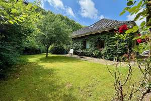 Bezugsfreies Einfamilienhaus mit Carport und Baugrundstück // Wacken, Lindenallee – Lindenallee 4, 25596 Wacken – Vorschaubild 5