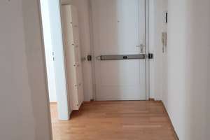 Alltagstaugliche 3-Zimmer-Wohnung mit Balkon in Düsseldorf – Helmholtzstrasse 6, 40215 Friedrichstadt, Düsseldorf – Vorschaubild 6