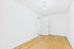 Exklusives Reihenhaus mit 6 Zimmern, Wintergarten, 2 Gartenbereichen und Balkon in München-Trudering – 81827 Waldtrudering, München – Vorschaubild 10