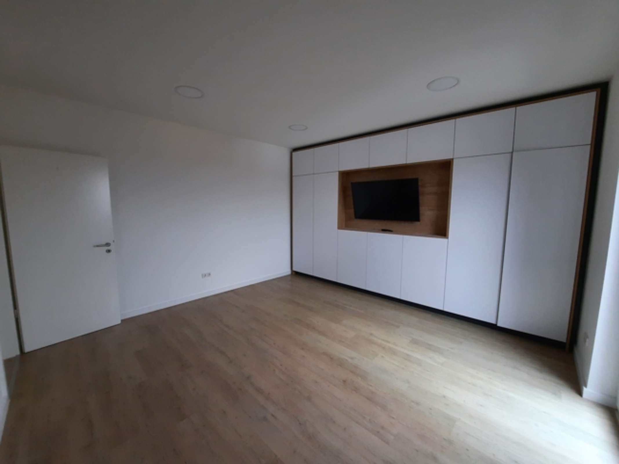 Luxuriöse 3-Zimmer-Penthouse-Wohnung mit offenen Bereichen und herrlicher Dachterrasse in Worbis