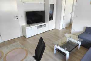 Ruhiges Wohnen im Grünen! Schöne sanierte 1,5 Zimmer-Wohnung zu vermieten – Bergheimer Straße 22, 47807 Krefeld – Vorschaubild 1