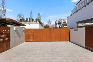 Bestlage: Architektenvilla im 
Bauhausstil mit 5 TG-Plätzen! – Regensburg – Vorschaubild 35
