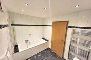 Großzügige Erdgeschosswohnung mit Badewanne – Die vollständige Adresse der Immobilie erhältst du vom Anbieter., 42659 Solingen-Mitte, Solingen – Vorschaubild 9