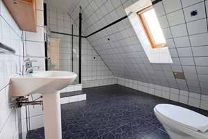 Lichtdurchflutete, bezugsfreie Maisonettewohnung mit Südbalkon und zwei Bädern in Neviges – Die vollständige Adresse der Immobilie erhältst du vom Anbieter., 42553 Neviges, Velbert – Vorschaubild 10
