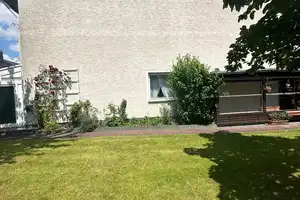 Gepflegtes Reihenendhaus mit Wintergarten und Garage in Bielefeld-Sennestadt zu verkaufen! – Bielefeld – Vorschaubild 2
