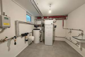 NEUBAU: Stilvolle Doppelhaushälfte in idyllisch-ruhiger Bestlage in Neubaugebiet in Hochheim am Main – Die vollständige Adresse der Immobilie erhältst du vom Anbieter., 65239 Hochheim am Main – Vorschaubild 12