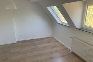 Helle Dachgeschosswohnung mit 6 Zimmern – Nibelungenstraße 68, 47057 Neudorf-Süd, Duisburg – Vorschaubild 13