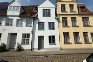 Statt Wohnung - Historisches Stadthaus – Die vollständige Adresse der Immobilie erhältst du vom Anbieter., 23552 Innenstadt, Lübeck – Vorschaubild 1