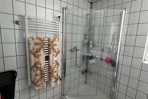 Helle 2 Zimmer Wohnung mit Balkon und Gartennutzung in Remscheid Innenstadt – 42853 Scheid, Remscheid – Vorschaubild 9