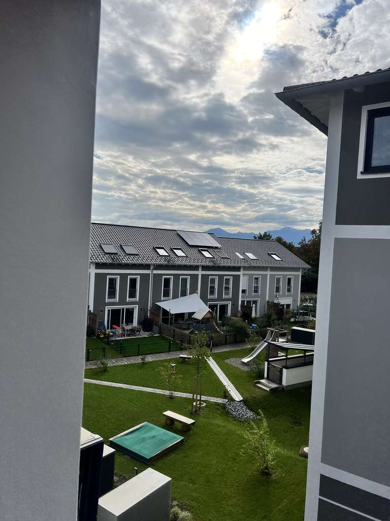 Immobilie in Prien am Chiemsee - NEUBAU: 2-Zi-Whg, 77qm, gr. überdachter Südbalkon, in Prien´s Toplage nur 600m zum See - Bild 4