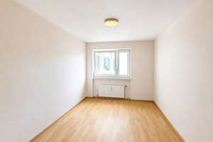 Viel Platz, viel Licht, viel Potenzial – 3 Zimmer mit Südbalkon in Aubing – 81243 Aubing-Süd, München – Vorschaubild 9