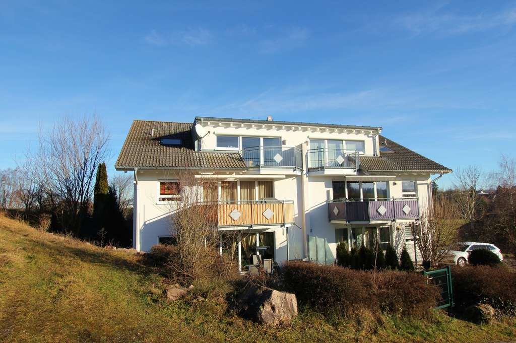 Immobilie in Dunningen - Helle 4-Zimmer-Wohnung in kleiner Einheit! - Bild 1