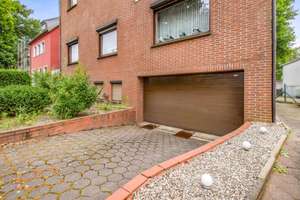 Großzügiges und solides Einfamilienhaus mit Tiefgarage und Garten in zentraler Lage von Oslebshausen – Die vollständige Adresse der Immobilie erhältst du vom Anbieter., 28239 Oslebshausen, Bremen – Vorschaubild 2