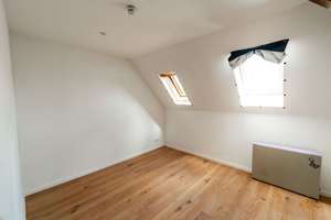 Elegante 4-Zimmer-Dachgeschosswohnung mit Charme – Lichtdurchflutet in Esslingen – Die vollständige Adresse der Immobilie erhältst du vom Anbieter., 73728 Innenstadt, Esslingen am Neckar – Vorschaubild 6