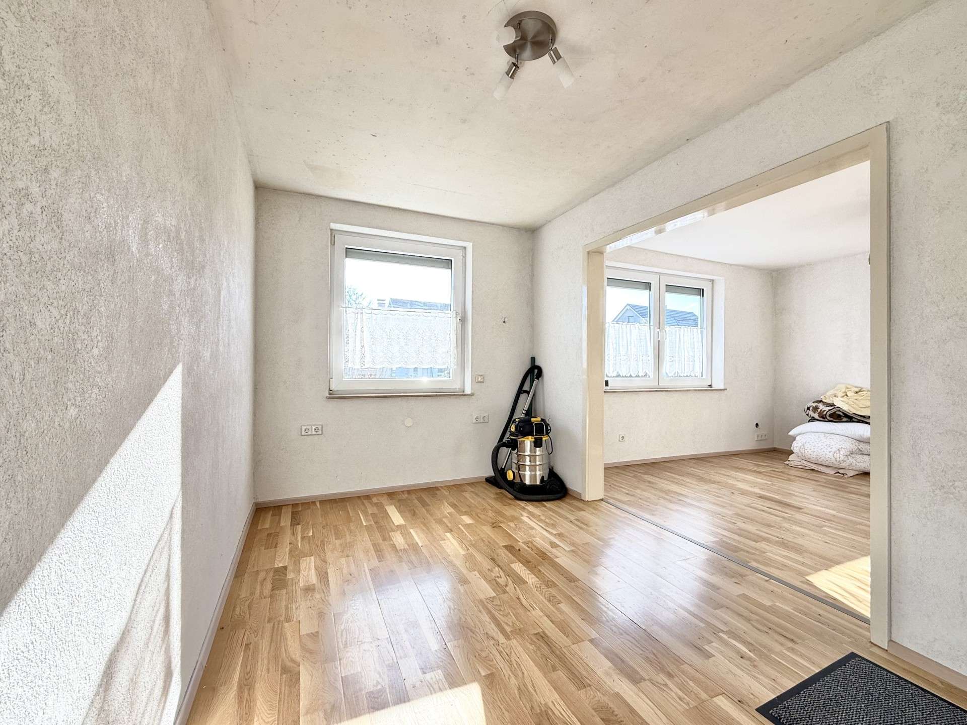 Immobilie in Pfedelbach - TOP-ANGEBOT! 3-Familien-Wohnhaus (DHH) in guter Lage - Bild 5