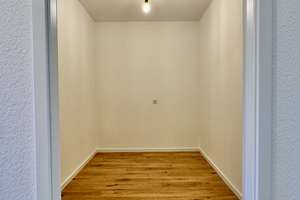 Vollständig renovierte 4-Zimmer-Wohnung im 3. OG mit 2 Balkonen und Garage in Köln-Weiden – Lübecker Str. 13, 50858 Weiden, Köln – Vorschaubild 25