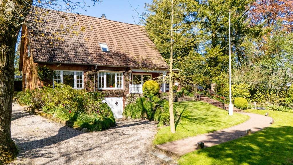 Immobilie in Norstedt - Draußen das Kinderparadies, im Keller die eigene Werkstatt - Großes Einfamilienhaus in Viöl - Bild 0