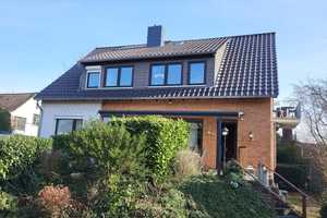 Zwei Familien - ein Zuhause:
8-Zimmer mit Garten und Garagen – Hannover (Kreis) – Vorschaubild 2