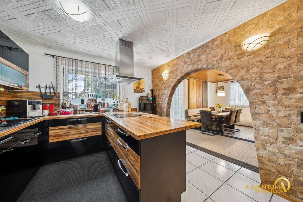 Immobilie in Straßkirchen - Exklusives Eigenheim mit Pool, Smart-Home, Wärmepumpe & PV - Bild 1