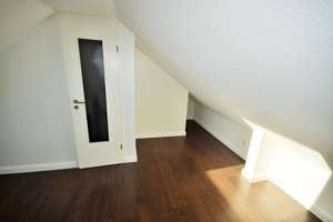 Wohnen mit Büromöglichkeit in Düsseldorf Alt-Wittlaer – Die vollständige Adresse der Immobilie erhältst du vom Anbieter., 40489 Angermund, Düsseldorf – Vorschaubild 5