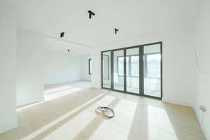 ERSTBEZUG: Sonnige 3 Zimmerwohnung mit Loggia im Zentrum von West-Berlin – Die vollständige Adresse der Immobilie erhältst du vom Anbieter., 10707 Wilmersdorf, Berlin – Vorschaubild 2