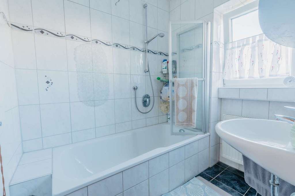 Immobilie in Weil der Stadt - Attraktives Mehrgenerationenhaus in Merklingen mit großer Grundstücksfläche - Bild 4