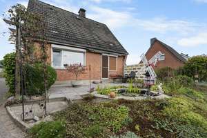 Reserviert! Kompaktes Wohnen, großzügig leben – Einfamilienhaus mit 1.399 m² Grundstück – Die vollständige Adresse der Immobilie erhältst du vom Anbieter., 24819 Nienborstel – Vorschaubild 2