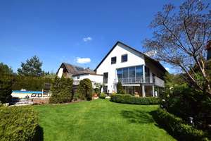 Elegantes Anwesen in schöner  Wohnsiedlung mit Pool und herrlichem Garten! – Die vollständige Adresse der Immobilie erhältst du vom Anbieter., 91586 Lichtenau – Vorschaubild 3