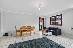 Perfekter Mix aus Ruhe und Stadtnähe - Ideale 2,5-Zimmer-Wohnung mit Balkon und Tiefgarage – Die vollständige Adresse der Immobilie erhältst du vom Anbieter., 70376 Neckarvorstadt, Stuttgart – Vorschaubild 8