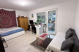 Sanierte Single-Wohnung mit Balkon