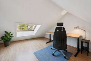 Exklusives Wohnen in Bestlage - Lorettoviertel! Altbau-Charme trifft moderne Dachgeschosswohnung! – Die vollständige Adresse der Immobilie erhältst du vom Anbieter., 40219 Unterbilk, Düsseldorf – Vorschaubild 10