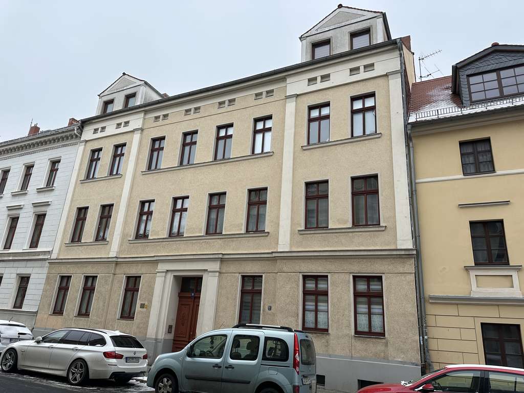 saniertes Mehrfamilienhaus in zentraler Lage mit solider Rendite