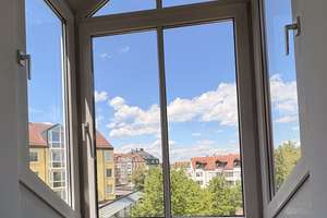 Solide 3 Zimmer Dachgeschosswohnung mit Ausblick und Wintergarten in grüner Hinterhof Idylle – Am Gangsteig 21, 85551 Kirchheim bei München – Vorschaubild 14
