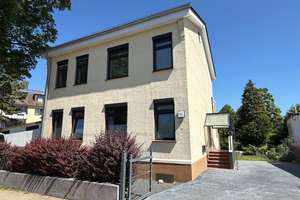 Großzügiges Familienparadies: Modernisiertes Ein-/Zweifamilienhaus - Keine Käuferprovision – Die vollständige Adresse der Immobilie erhältst du vom Anbieter., 21079 Wilstorf, Hamburg – Vorschaubild 1
