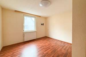 **Doppelhaushälfte mit viel Potenzial in Stuttgart-Feuerbach** – Die vollständige Adresse der Immobilie erhältst du vom Anbieter., 70469 Feuerbach-Mitte, Stuttgart – Vorschaubild 6