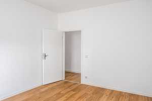 Eine kleine Oase in der Nähe des Zoo. Wohnung mit Terrasse und neuer Einbauküche zu vemieten. – Kastanienstraße 40, 39124 Magdeburg – Vorschaubild 9