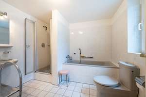 WGH mit freier Wohnung und Entwicklungspotenzial in Köln-Müngersdorf – Die vollständige Adresse der Immobilie erhältst du vom Anbieter., 50933 Müngersdorf, Köln – Vorschaubild 38