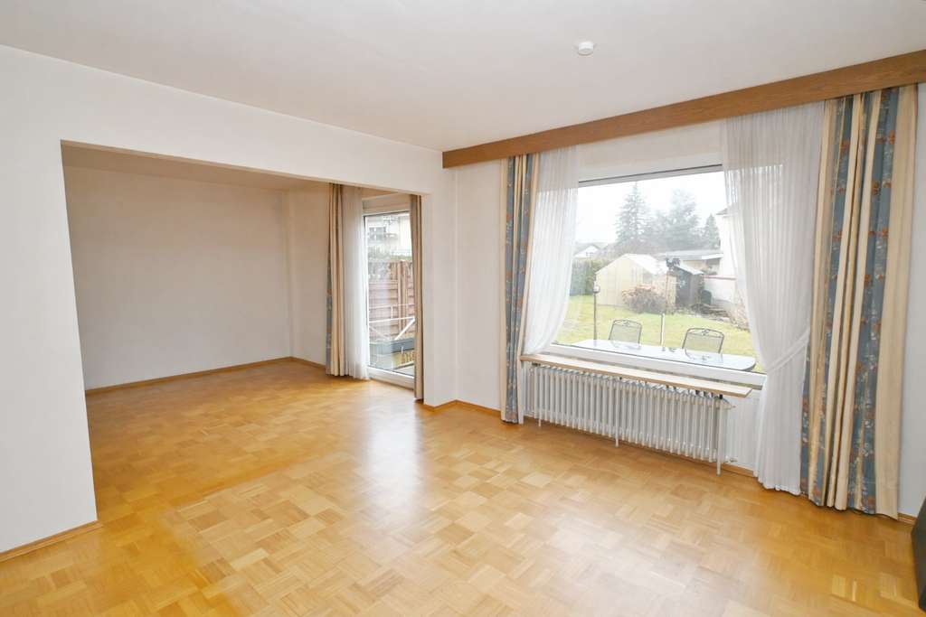 Immobilie in Eriskirch - Reihenendhaus, sanierungsbedürftig mit viel Potenzial in ruhiger Lage von Eriskirch - Bild 1