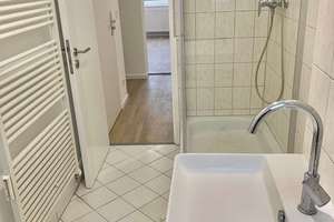 Jetzt provisionsfrei: Bezugsfreie 4-Zimmer-Wohnung nahe Tegeler See – Balkon & Familiengrundriss – Die vollständige Adresse der Immobilie erhältst du vom Anbieter., 13507 Tegel, Berlin – Vorschaubild 3