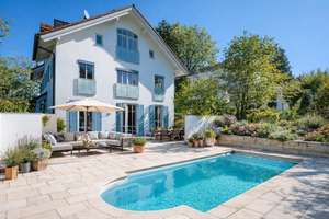 AIGNER - Modernes Einfamilienhaus mit Dachstudio in zentraler, ruhiger Lage von Seefeld – Die vollständige Adresse der Immobilie erhältst du vom Anbieter., 82229 Seefeld – Vorschaubild 1