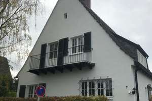 freistehendes Einfamilienhaus mit schönem, großen Garten