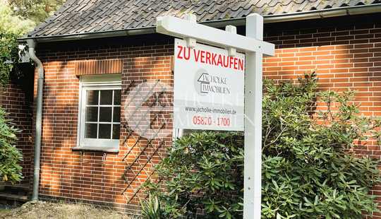 Bild von Ihr Zuhause im Grünen: Gepflegte Haushälfte mit großem Grundstück und Wohlfühlatmosphäre